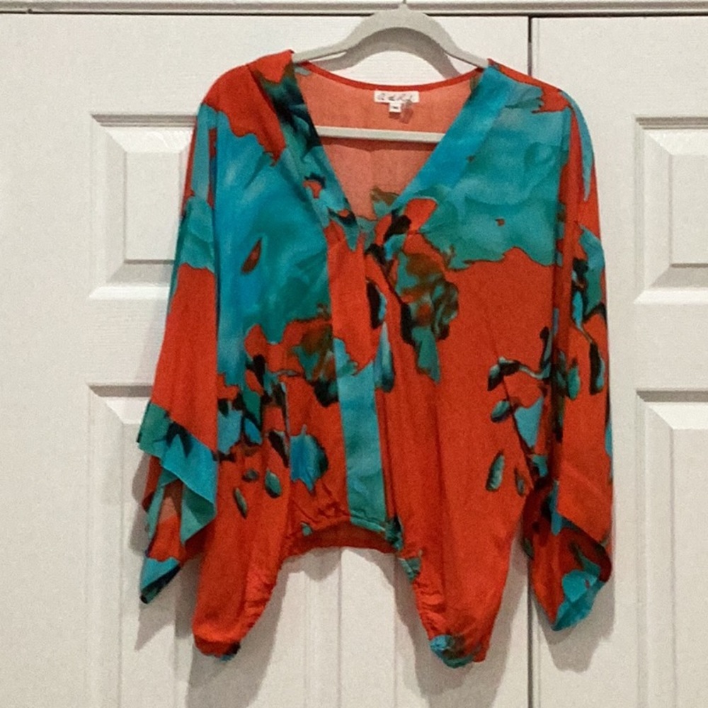 Silky blouse with wide sleeves